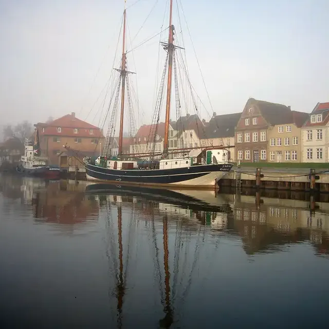 Undine im Glückstädter Hafen